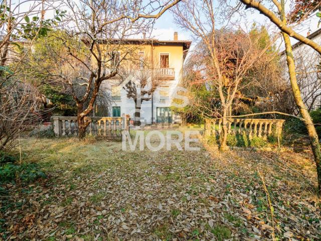 Casa in vendita a Comunità Montana del Piambello, Saltrio