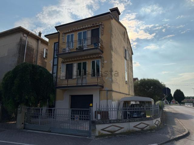 Casa in vendita a Borgo Mantovano, Revere