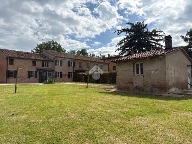 Casa in vendita a Ferrara, Reggio Emilia