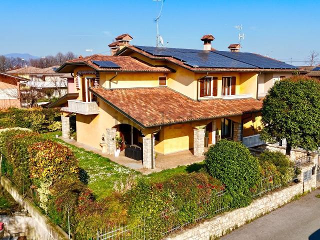 Casa in vendita a Poncarale, Lombardia