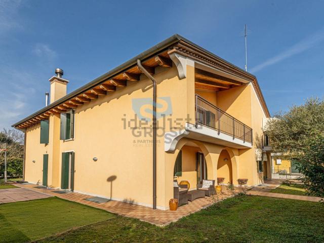 Casa in vendita a Ponzano Veneto, Veneto