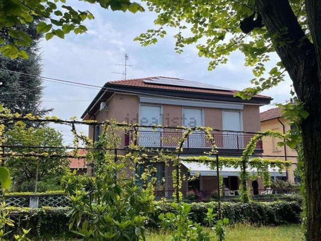 Casa in vendita a Valdarno, Albizzate