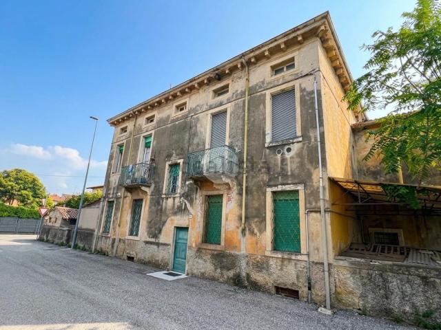 Casa in vendita a San Massimo, Verona