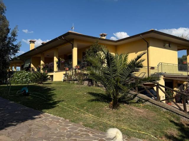 Casa in vendita a Viterbo, Lazio