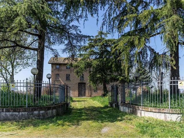 Casa in vendita a Colline Matildiche, Re
