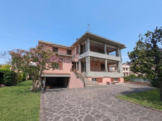 Casa in vendita a Collecchio, Reggio Emilia