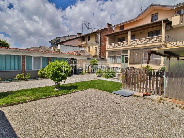 Casa in vendita a Bornate, Galliate