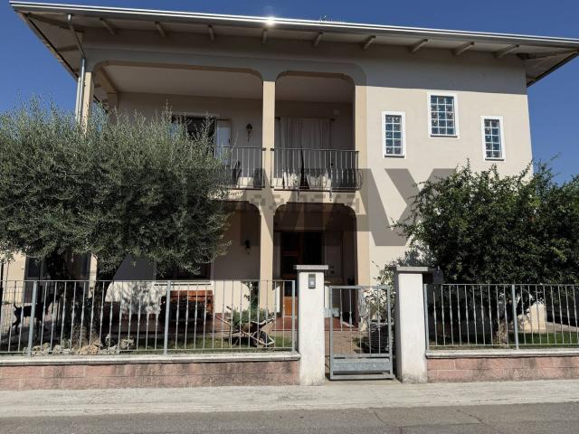 Casa in vendita a Gazoldo degli Ippoliti, Mantova