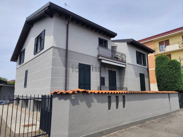 Casa in vendita a Sovico, Lombardia