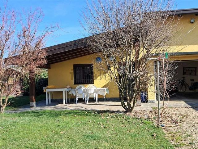 Casa in vendita a Busto Garolfo, Milano