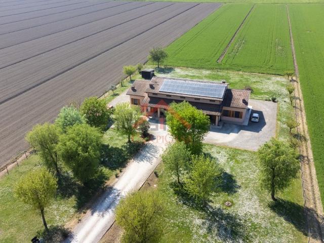 Casa in vendita a Unione delle Terre d'Argine, Novi Di Modena