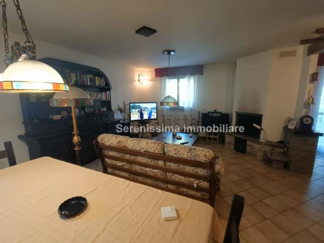 Casa in vendita a Vallefoglia, Marche