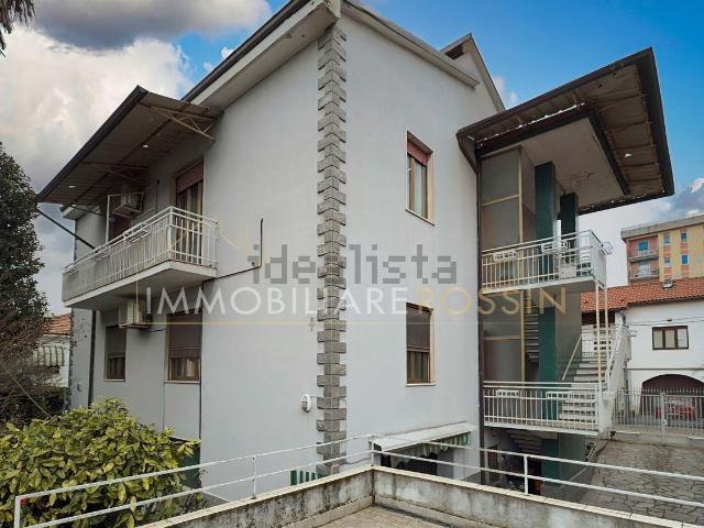 Casa in vendita a Corsico, Lombardia