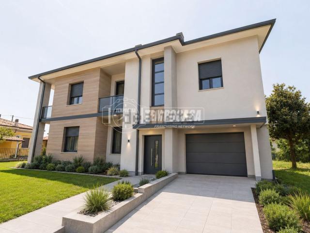 Casa in vendita a Nuvolera, Lombardia