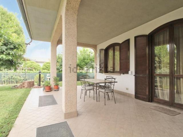 Casa in vendita a Cassano D'adda, Lombardia