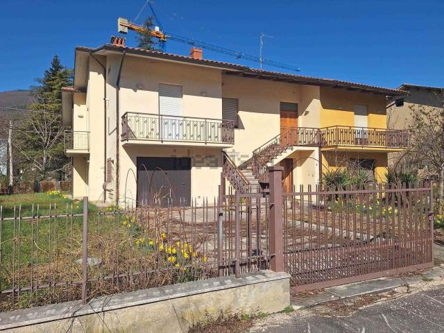 Casa in vendita a Marche, Macerata