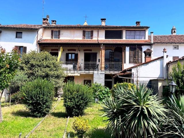 Casa in vendita a Breme, Lombardia