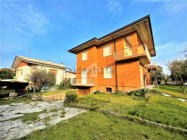 Casa in vendita a Rivoltella del Garda, Desenzano Del Garda