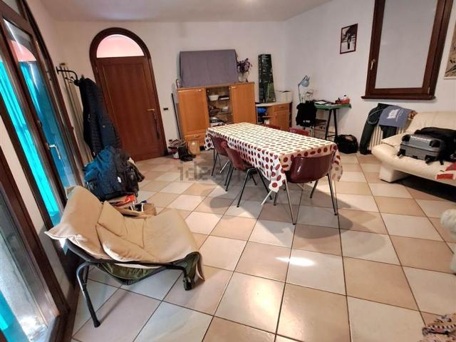 Casa in vendita a Ostiglia, Lombardia