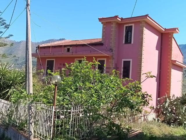 Casa in vendita a Aquino, Monreale