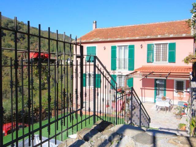 Casa in vendita a Val Polcevera, Serra Riccò