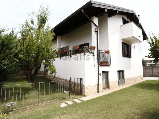 Casa in vendita a Magnago, Lombardia