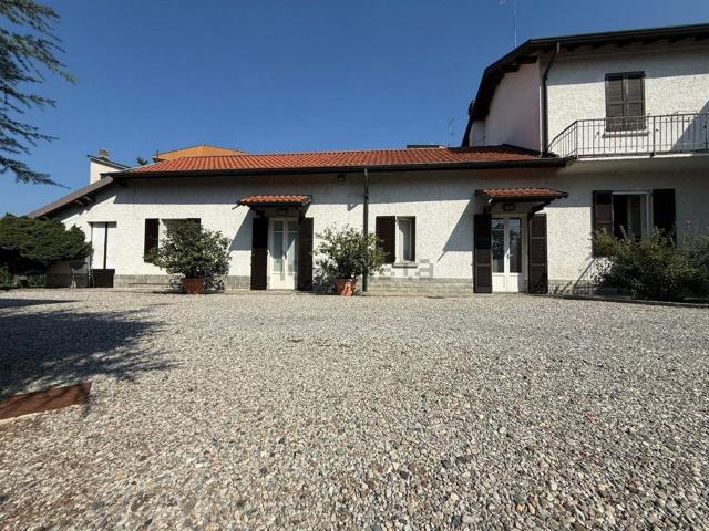 Casa in vendita a Meda, Lombardia