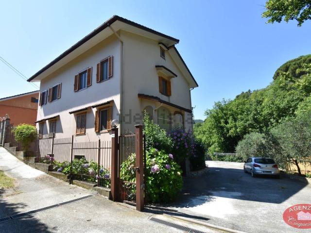 Casa in vendita a San Martino, Savona