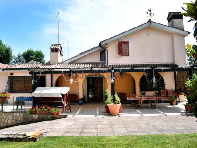 Casa in vendita a Nepi, Lazio