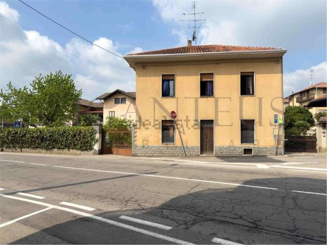 Casa in vendita a Lodula, Tradate