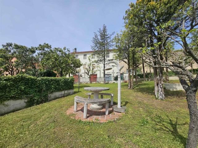Casa in vendita a Di Contro, Marche