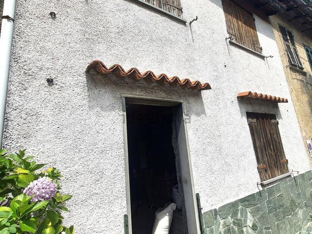 Casa in vendita a Montoggio, Liguria