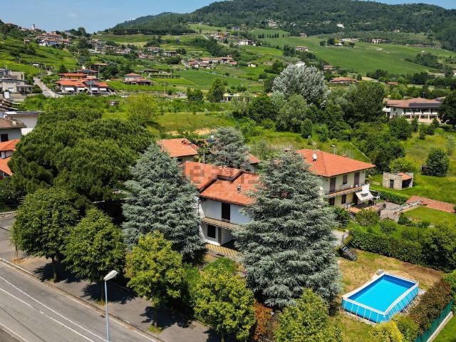 Casa in vendita a Grumello Del Monte, Lombardia
