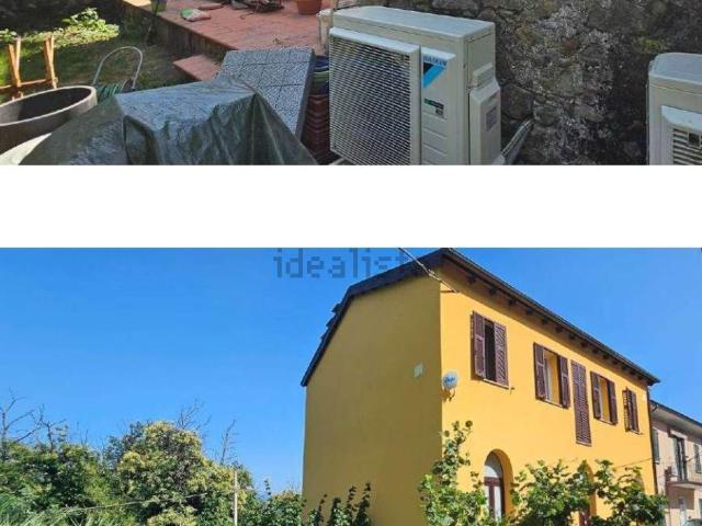 Casa in vendita a Follo, Liguria