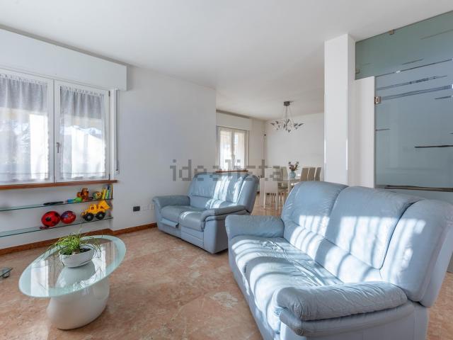 Casa in vendita a Castel D'azzano, Veneto