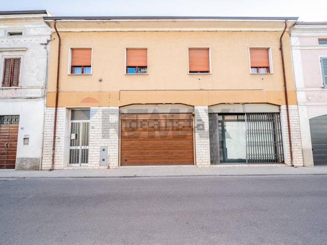 Casa in vendita a Bozzolo, Mantova