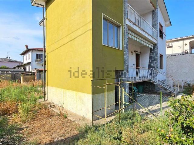 Casa in vendita a Magenta, Lombardia