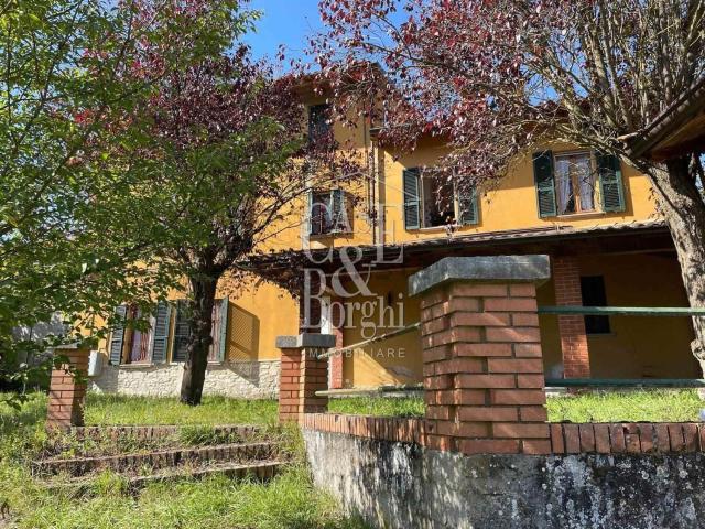 Casa in vendita a Zavattarello, Lombardia