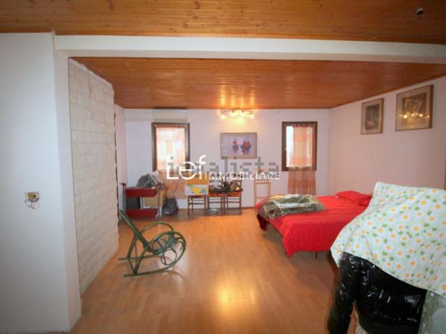 Casa in vendita a Valdobbiadene, Veneto