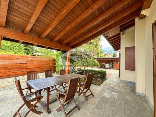 Casa in vendita a Caprino Bergamasco, Lombardia