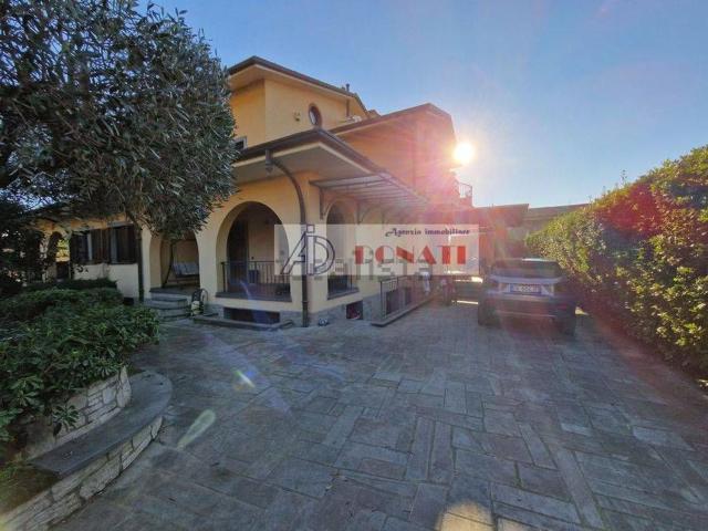 Casa in vendita a Debbia, Montignoso