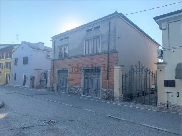 Casa in vendita a Castel D'ario, Lombardia