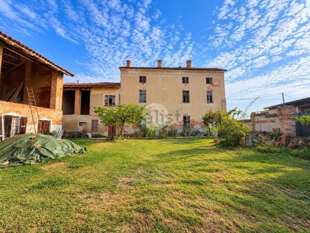 Casa in vendita a Montiglio Monferrato, Asti