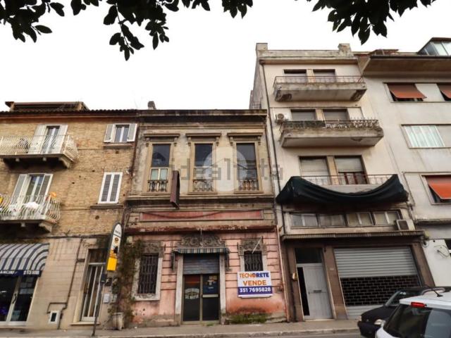 Casa in vendita a Paese Alto, Marche