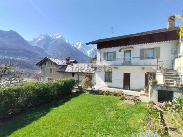 Casa in vendita a Torgnon, Aosta