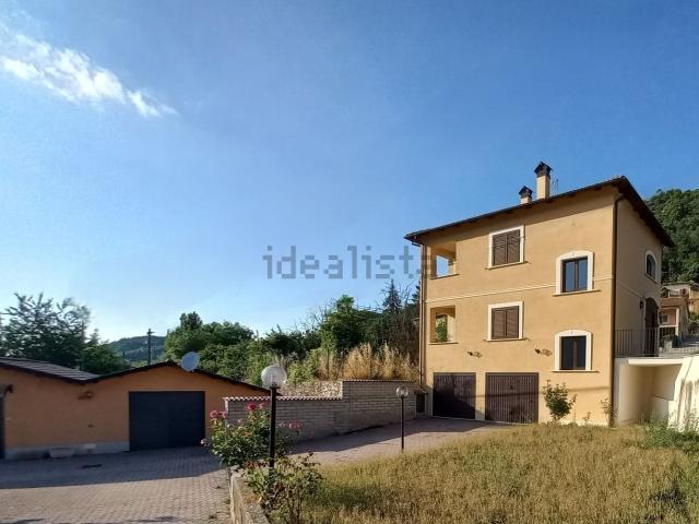 Casa in vendita a Fagnano Alto, Abruzzo