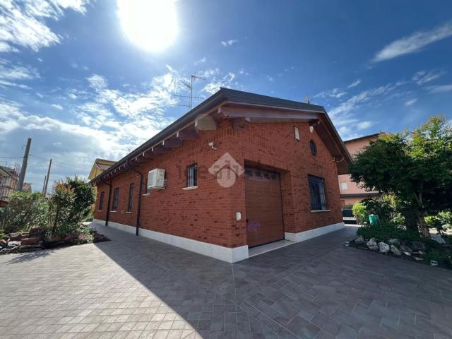 Casa in vendita a Unione Comuni Modenesi Area Nord, Mirandola