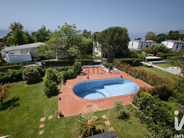 Casa in vendita a Pineta di Arenzano, Arenzano