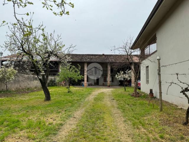 Casa in vendita a Montichiari, Lombardia