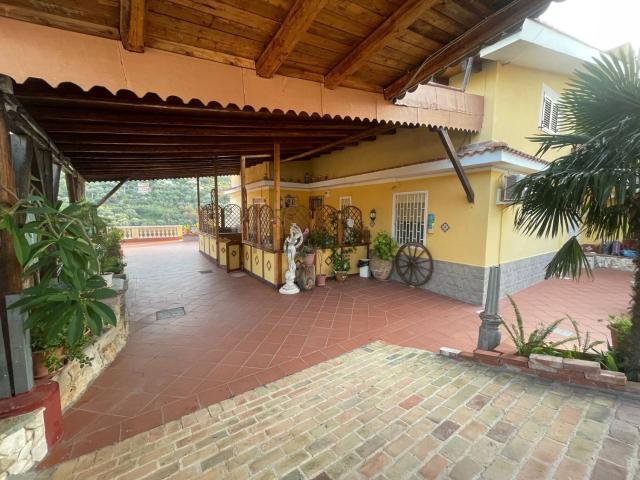 Casa in vendita a Aquino, Monreale